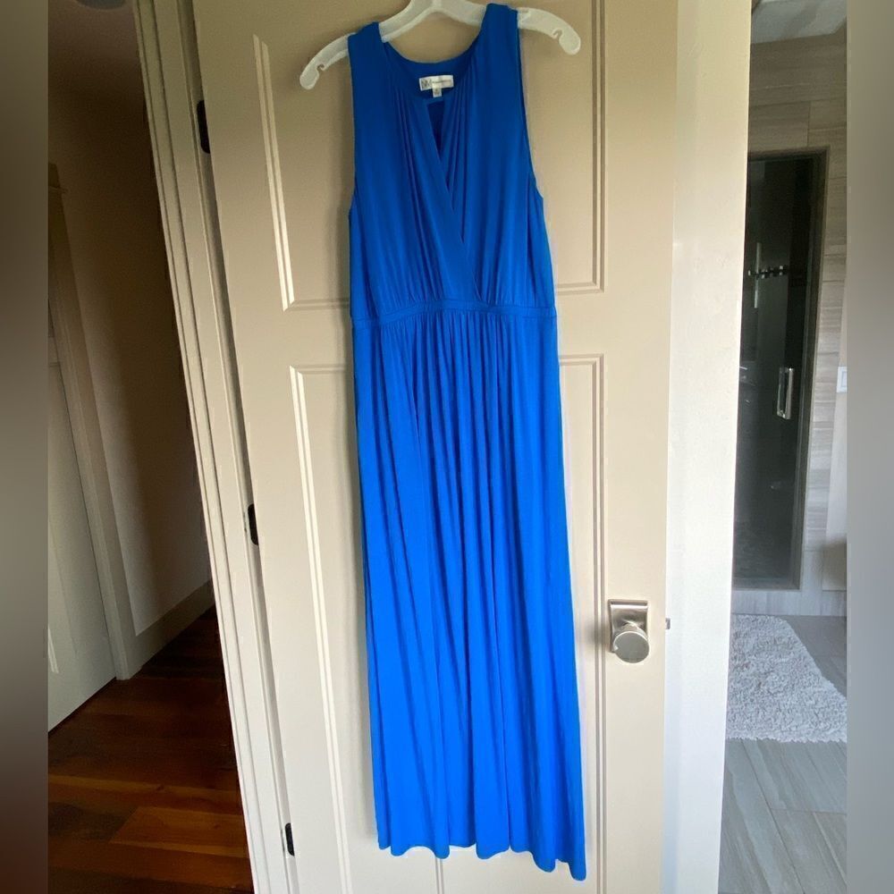 Neiman Marcus Royal blue sleeveless maxi with keyhole neckline. Size M. Like New